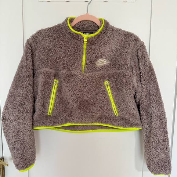 NIKE Sherpa Fleece Crop - Picture 5 of 6
